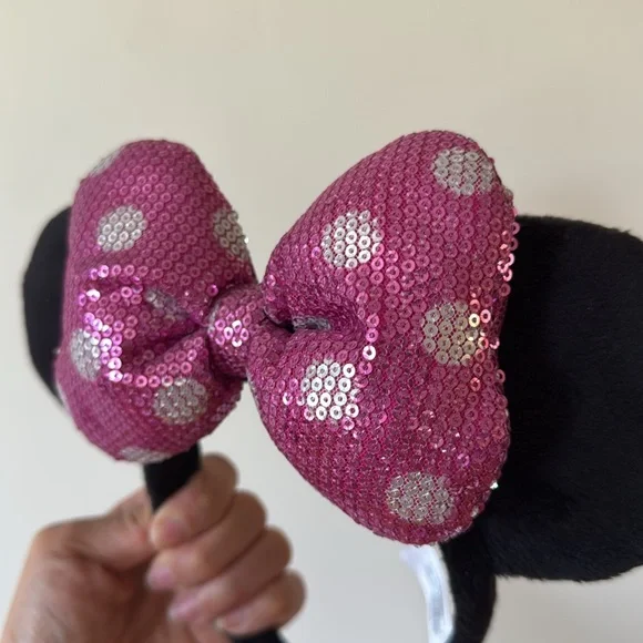 Disney Minnie Ears with Pink Sequin Bow - Picture 3 of 5